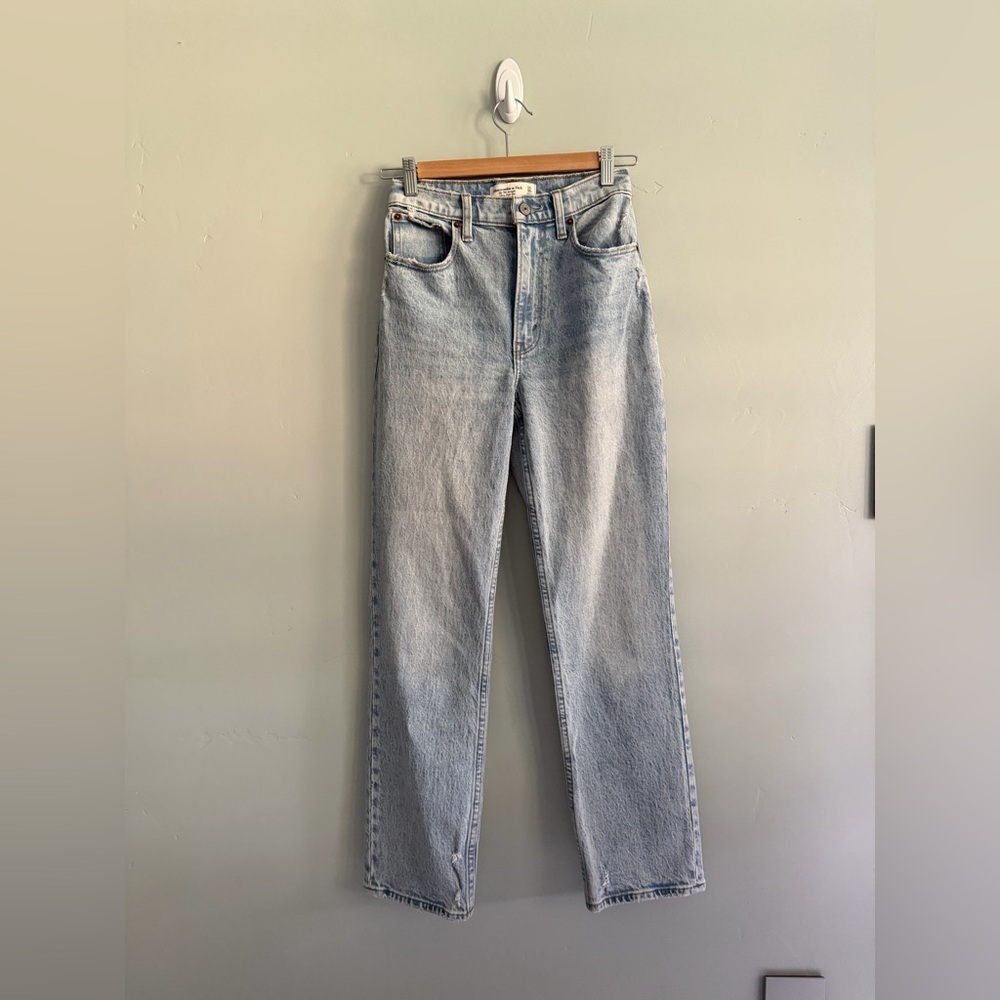 Abercrombie & Fitch Curve Love Ultra High Rise 90s Straight Jean /24 (NWOT)